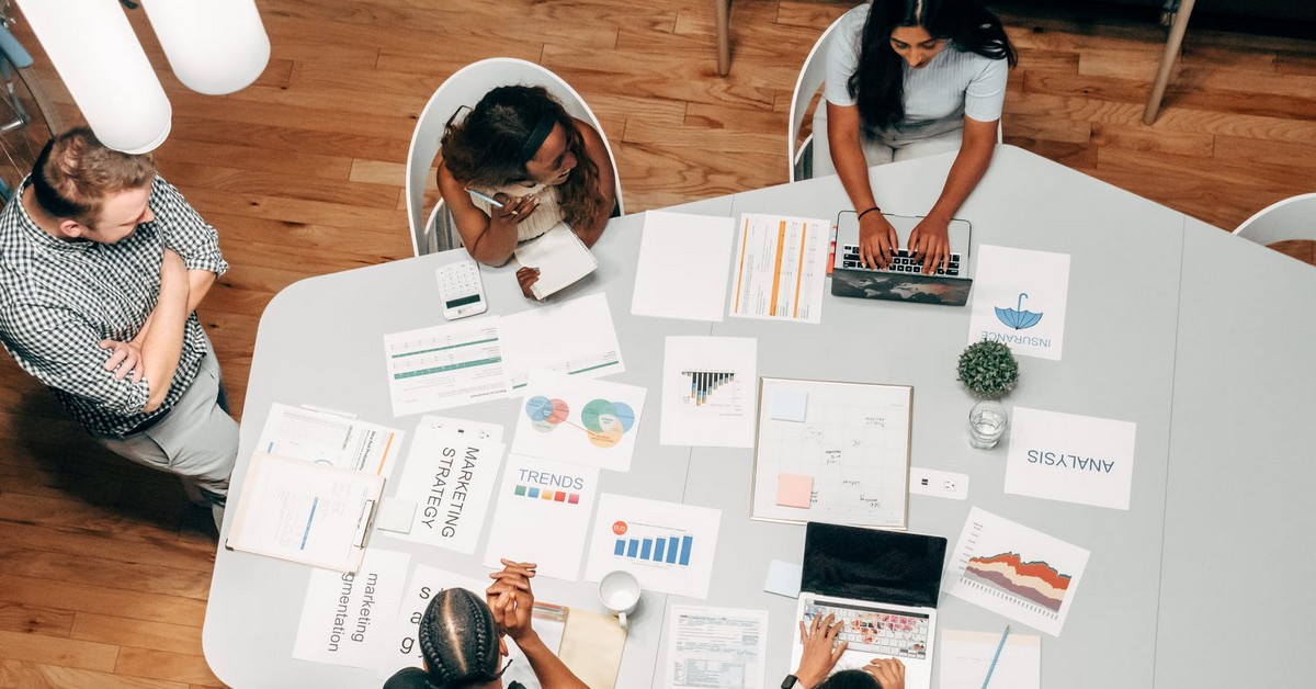 Quais são os principais tipos de comunicação empresarial?